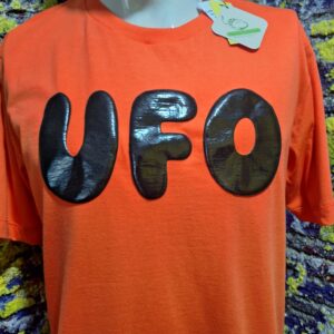 CAMISETA UFO / Efeito Puff / Peça Única Tamanho / M