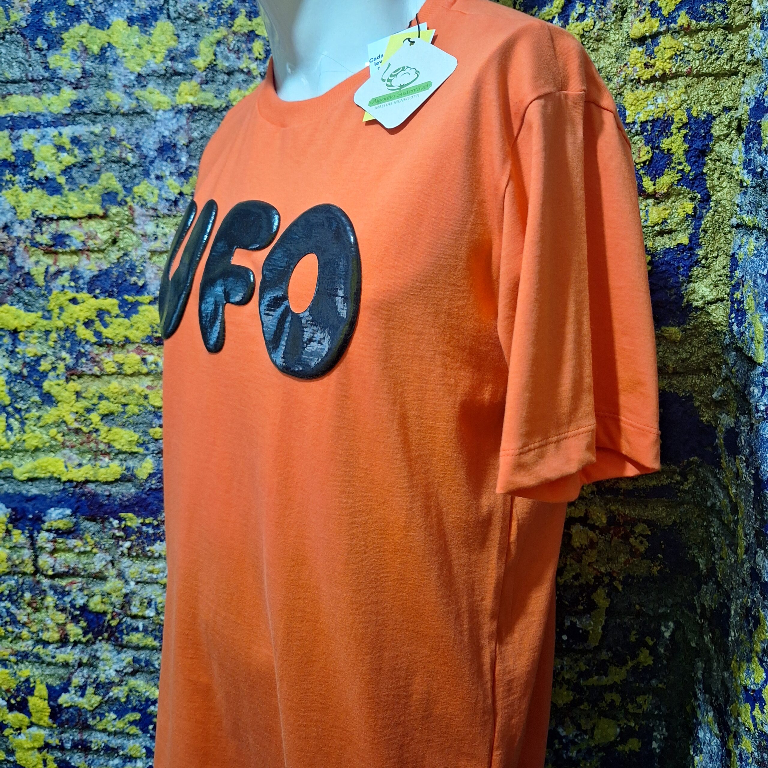 CAMISETA UFO / Efeito Puff / Peça Única Tamanho / M - Imagem 2